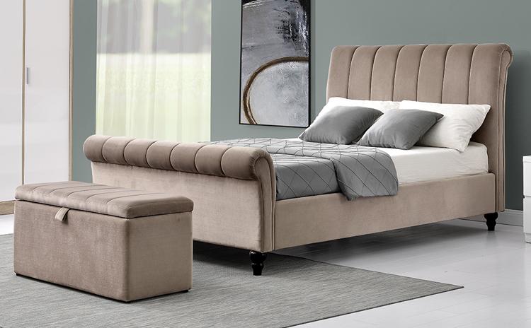 Pisa Bed with Ottoman
